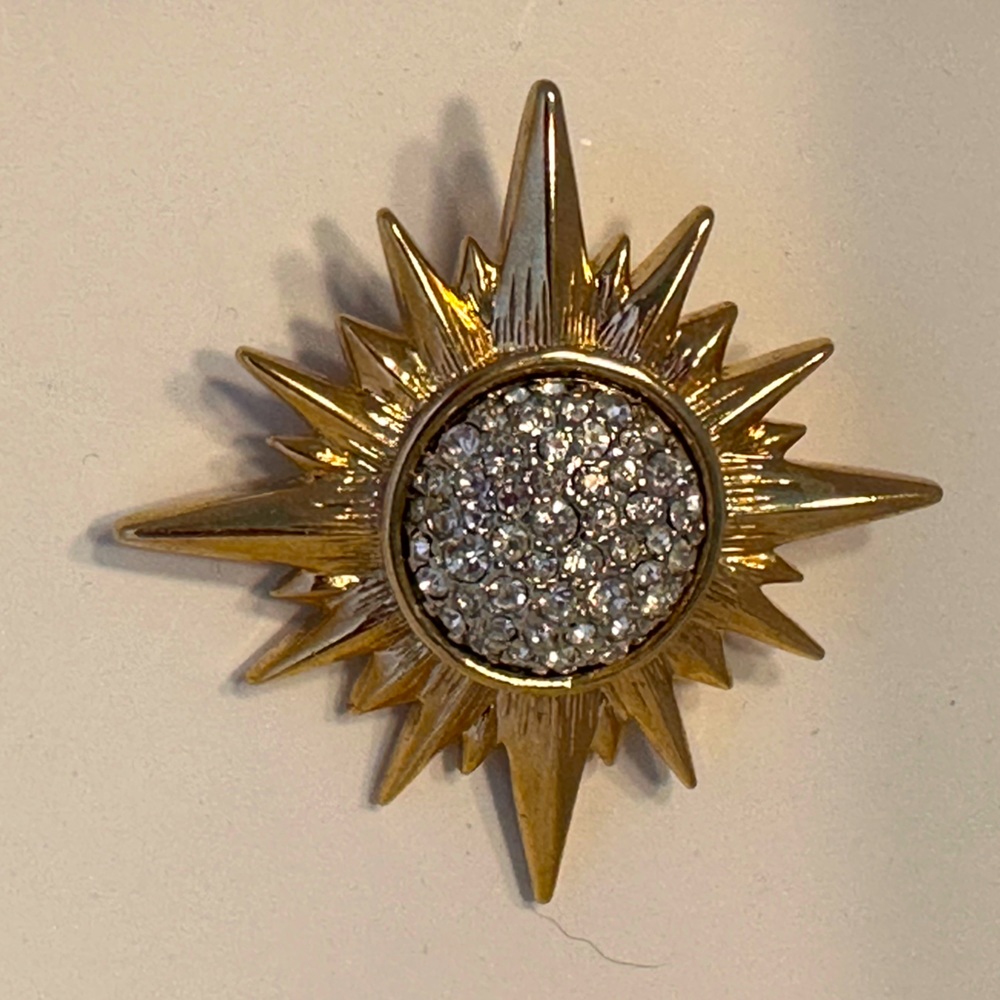 Vintage Starburst Brooch. Very nice condition.